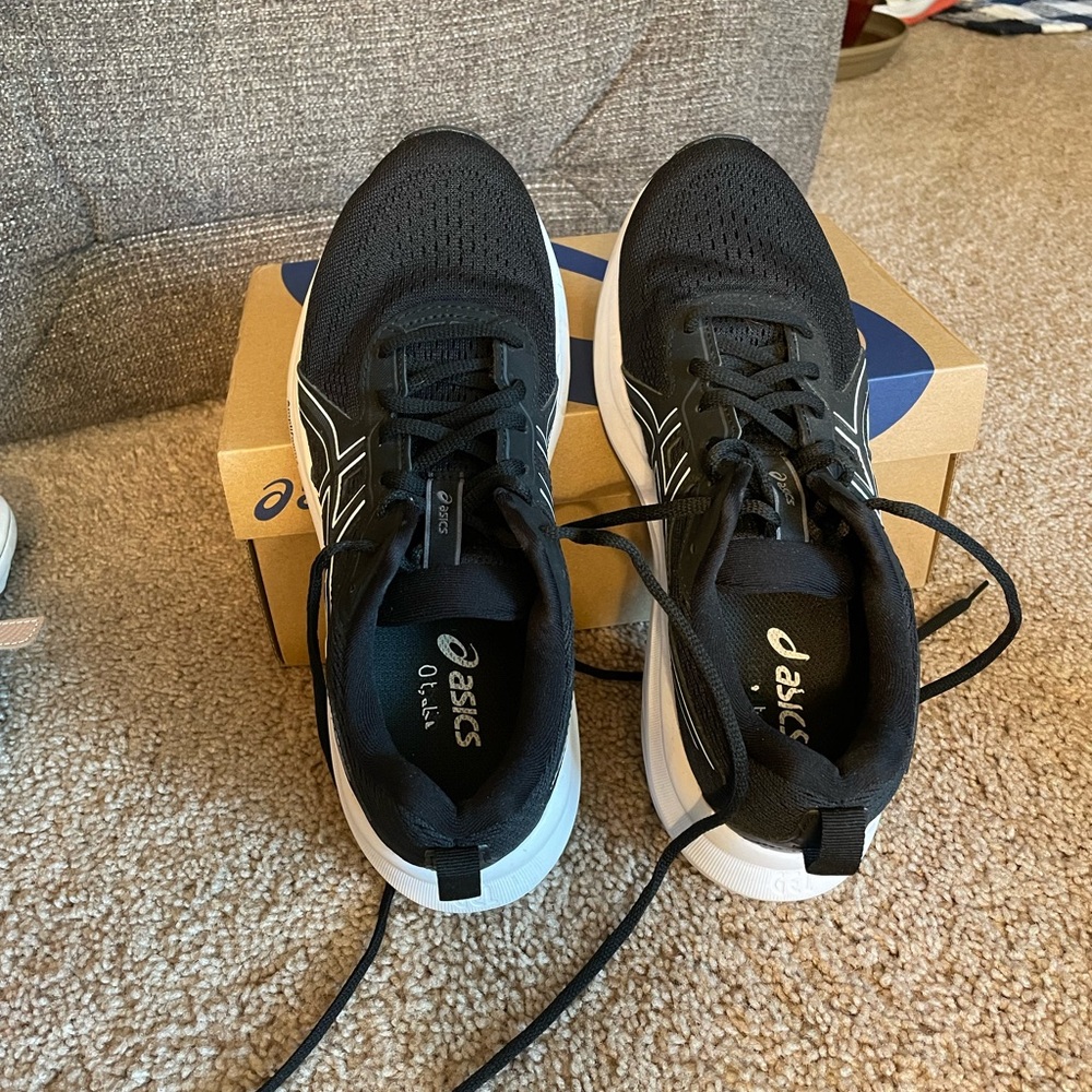 Asics Gel Contend - image 1